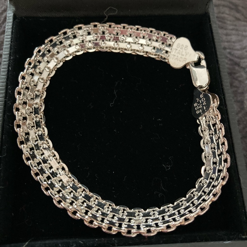 🆕STERLING SILVER WIDE BRACELET. STAMPED “925 ITALY ITAOR” NEW. NEVER WORN.